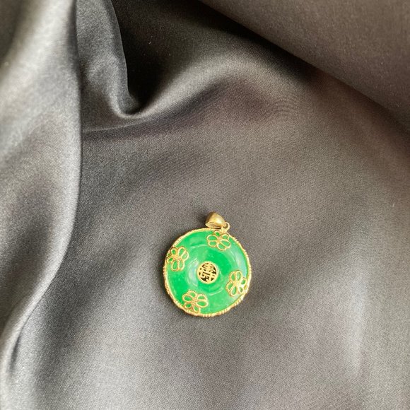 Vintage 14k gold Deep Green Jade Medallion Pendant (purchased at Ross Simons) - Picture 7 of 8